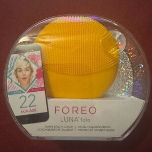Foreo Luna Fofo Facial Cleansing Brush, NWT, Yellow